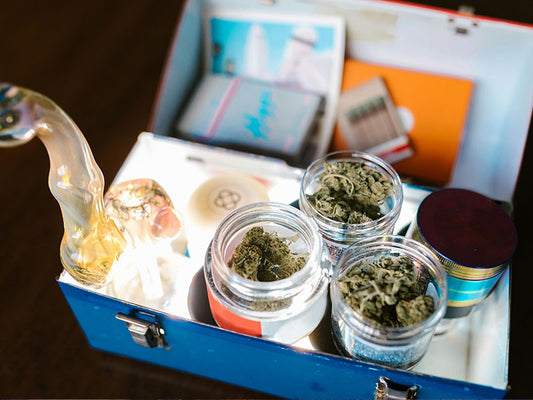 How to Clean and Maintain Tobacco Grinders and Pipes